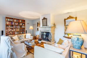 Beautiful house to rent with swimming pool in the heart of Provence at Lourmarin