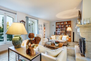 Cottage to rent in the heart of the Luberon with swimming pool