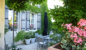 Rental with swimming pool in the Luberon at Lourmarin