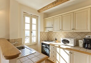 Bright flat for rent Bonnieux 4 people