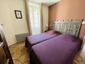 For rent flat 4 people Bonnieux swimming pool