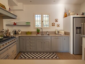 Absolute relaxation for this maison to rent in Bonnieux in Provence