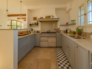 Magnificent house to rent in the heart of Provence with swimming pool