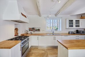 Détente absolue pour cette maison à louer au coeur de la Provence