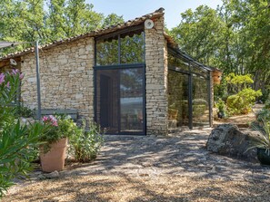 Cosy property to rent in the heart of the Petit Luberon in Bonnieux