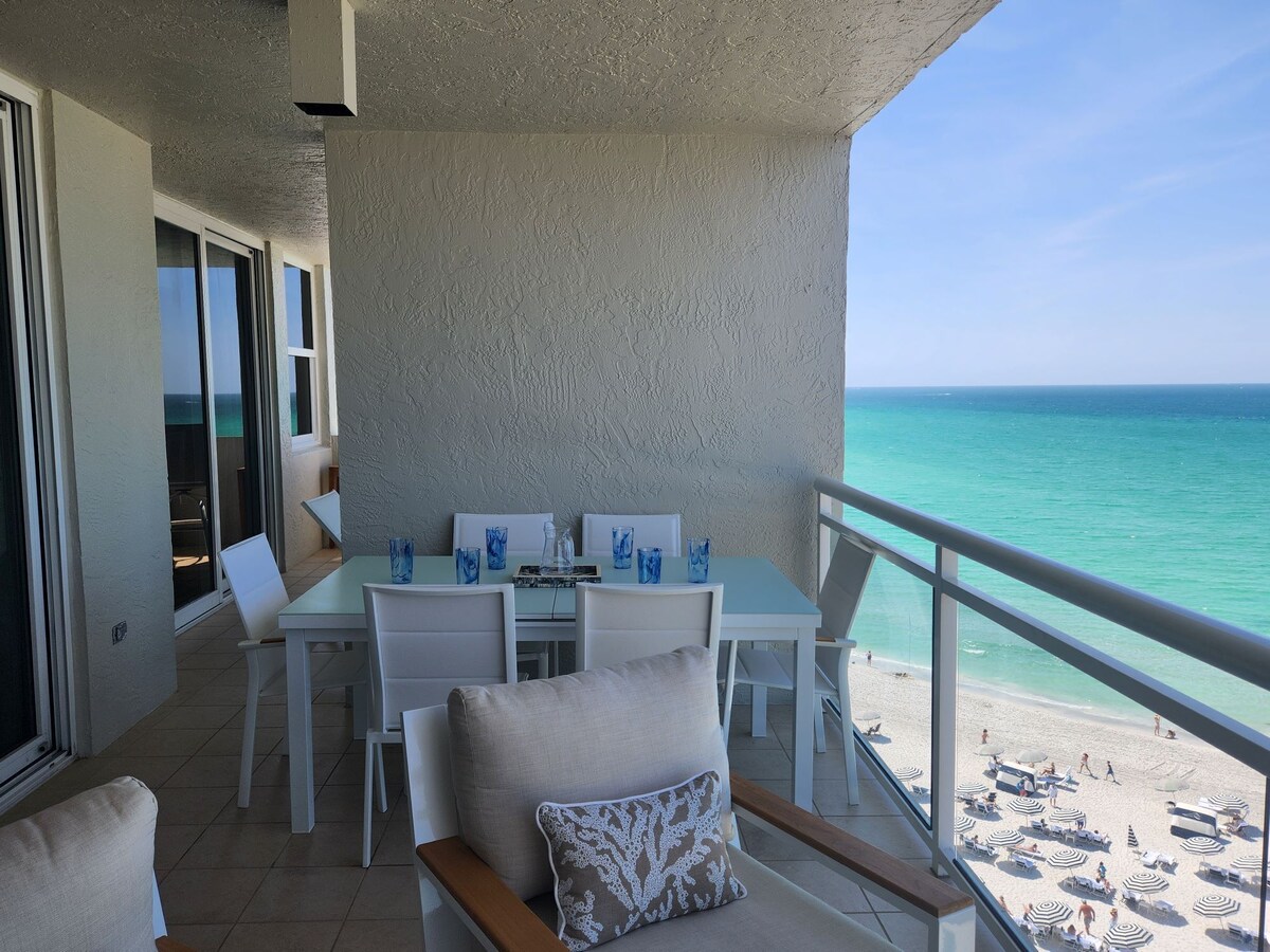 Renovated beachfront 2brm by FVC