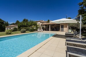 Magnifique maison à louer avec piscine chauffée en Provence