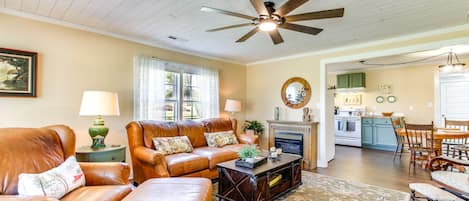 Killen Vacation Rental | 2BR | 1.5BA | 1,138 Sq Ft | Stairs Required