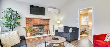 Tobyhanna Vacation Rental | 3BR | 2BA | 1,200 Sq Ft | Stairs Required