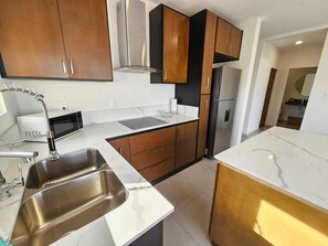 Las Hadas: City Condo with Pool (1512)