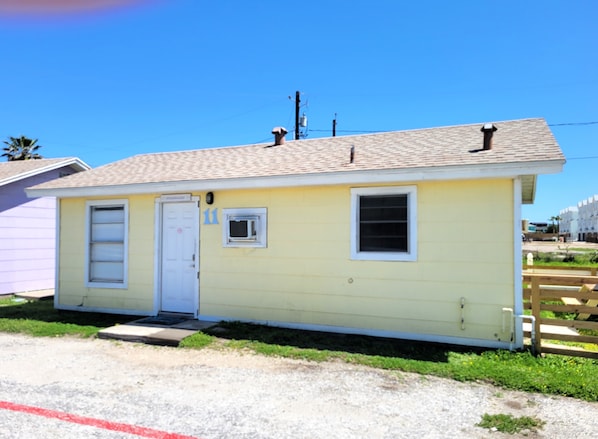 Welcome to the iconic Double Barr Cottages!  Starboard has 2 BR and a kitchen.