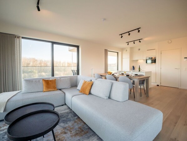 Eigentum, Möbel, Tabelle, Holz, Fenster, Interior Design, Komfort, Flooring, Fussboden