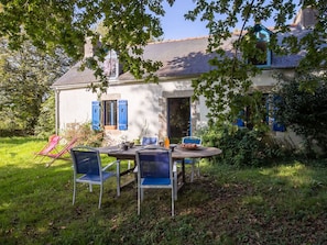 Plant, Window, Building, Table, Natural Landscape, Tree, Land Lot, Outdoor Table, House, Outdoor Furniture