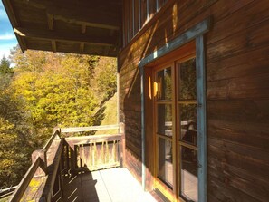 Gebäude, Fenster, Veranda, Holz, Haus, Baum, Schatten, Hütte, Abstellgleis, Dach