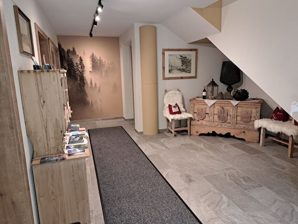 Bilderrahmen, Gebäude, Holz, Flooring, Interior Design, Fussboden, Haus, Halle, Tür, Komfort