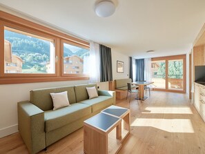 Furniture, Property, Couch, Window, Table, Wood, Interior Design, Living Room, Flooring, Floor