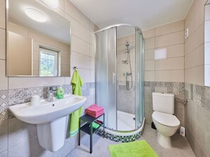 Miroir, Robinet, Luminaire Plomberie, Évier, Propriété, Lavabo, Violet, Plante, Salle De Bains, Design Intérieur