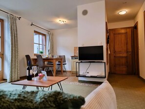 Table, Furniture, Building, Couch, Television, Window, Houseplant, Chair, Wood, Living Room