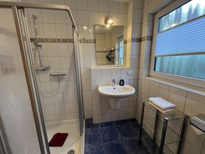 Spiegel, Zapfhahn, Sinken, Armatur, Eigentum, Bad Sink, Badezimmer, Interior Design, Fussboden, Flooring