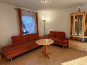 Möbel, Eigentum, Couch, Gebäude, Komfort, Holz, Beleuchtung, Tabelle, Interior Design, Die Architektur