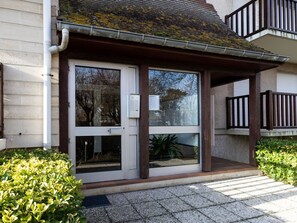 Plant, Building, Property, Window, Shade, Lighting, Door, House, Wood