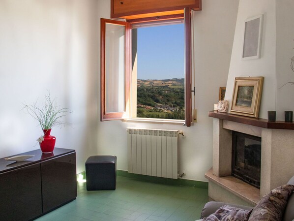 Pflanze, Eigentum, Gebäude, Fenster, Zimmerpflanze, Bilderrahmen, Komfort, Interior Design, Holz, Blumentopf