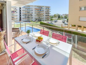 Table, Furniture, Window, Tableware, Building, Chair, Sky, Interior Design, Outdoor Furniture, Floor