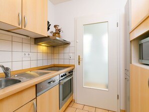 Spüle, Eigentum, Cabinetry, Sinken, Countertop, Zapfhahn, Gebäude, Herd, Küche