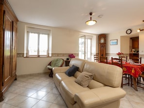 Möbel, Tabelle, Couch, Fenster, Holz, Beleuchtung, Interior Design, Schatten, Wohnzimmer, Fussboden