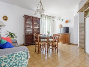 Pflanze, Eigentum, Tabelle, Zimmerpflanze, Holz, Stuhl, Interior Design, Bilderrahmen, Wohnzimmer, Flooring