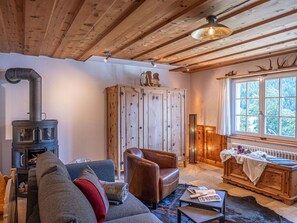 Eigentum, Bilderrahmen, Möbel, Fenster, Holz, Interior Design, Beleuchtung, Wohnzimmer, Fussboden, Die Architektur