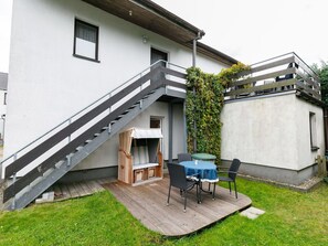 Plant, Building, Window, Table, Land Lot, Tree, House, Grass, Cottage, Residential Area