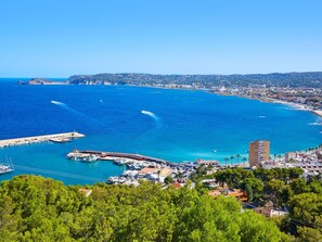 Water, Sky, Blue, Azure, Natural Landscape, Tree, Coastal And Oceanic Landforms, Landscape, Lake, Horizon