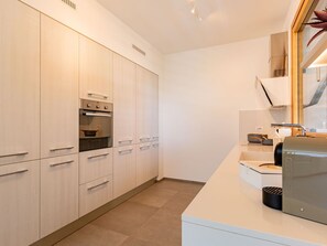 Cabinetry, Furniture, Building, Countertop, Kitchen, Wood, House, Interior Design, Drawer, Floor