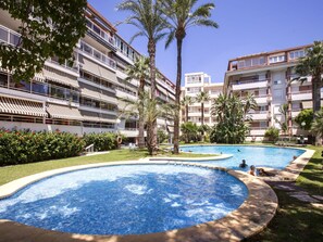 Water, Plant, Sky, Building, Property, Daytime, Tree, Azure, Window, Swimming Pool