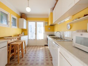 Countertop, Cabinetry, Furniture, Property, Window, Sink, Kitchen Sink, Kitchen, Tap, Wood