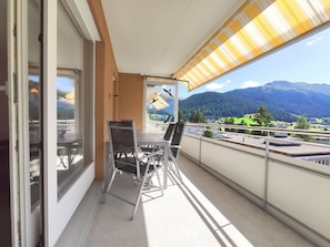 Eigentum, Gebäude, Himmel, Interior Design, Die Architektur, Schatten, Holz, Stuhl, Baum, Tür