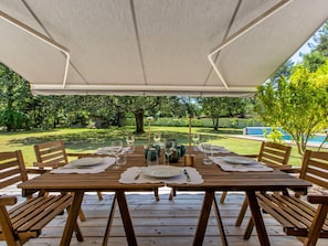 Table, Plant, Furniture, Wood, Shade, Outdoor Furniture, Outdoor Table, Interior Design, Tree, Building