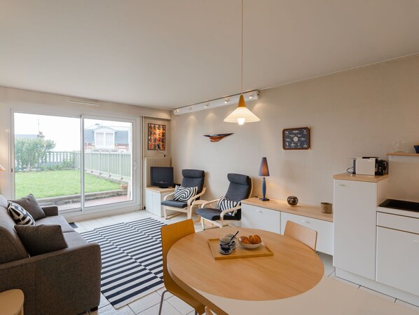 Furniture, Table, Chair, Wood, Building, Flooring, Interior Design, Floor, Plant, Shade