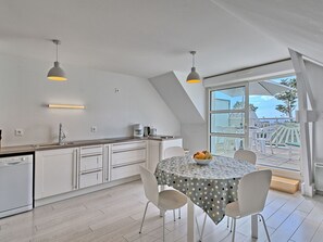 Table, Meubles, Cabinetry, Comptoir, Chaise, Évier, Bois, Cuisine, Design Intérieur