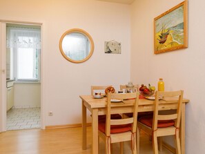 Table, Furniture, Property, Window, Building, Picture Frame, Wood, Interior Design, House, Chair