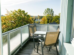Himmel, Daytime, Gebäude, Stuhl, Tabelle, Baum, Schatten, Die Architektur, Interior Design, Gartenmöbel