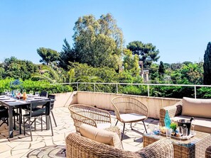 Möbel, Gartenmöbel, Stuhl, Tisch Im Freien, Tabelle, Schatten, Resort, Garten, Eco Hotel, Terrasse