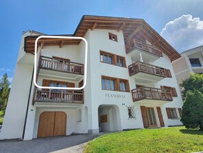 Sky, Building, Window, Urban Design, Residential Area, Facade, Real Estate, Condominium, Tree, Commercial Building