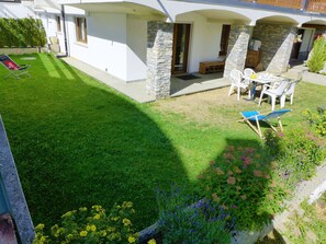 Pflanze, Blume, Eigentum, Gebäude, Grün, Grundstueck, Gras, Gelb, Die Architektur, Haus