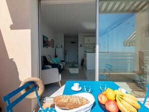 Sky, Building, Furniture, Daytime, Property, Chair, Light, Table, Nature, Shade