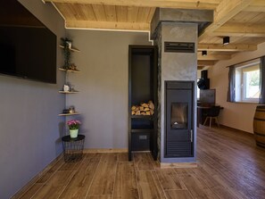 Property, Wood, Interior Design, Hall, Flooring, Window, Laminate Flooring, Floor, Cabinetry, Kitchen