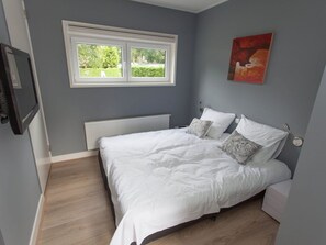 Möbel, Eigentum, Bilderrahmen, Fenster, Komfort, Holz, Textil, Gebäude, Interior Design, Schatten