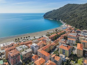 Water, Sky, Water Resources, Building, Azure, Plant, Beach, Coastal And Oceanic Landforms, Cloud, Tree
