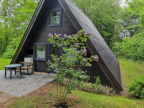 Plant, Building, Window, Tree, Wood, House, Land Lot, Grass, Cottage, Siding